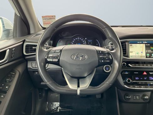 Used 2018 Hyundai Ioniq Limited FWD image 10