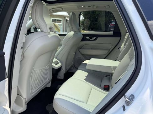 Used 2024 Volvo XC60 B5 Plus AWD/4WD image 15