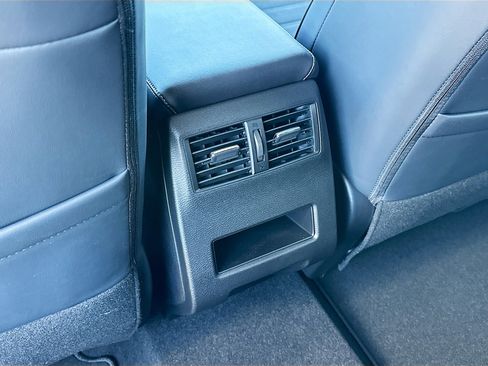 New 2025 Mitsubishi Outlander SE image 19