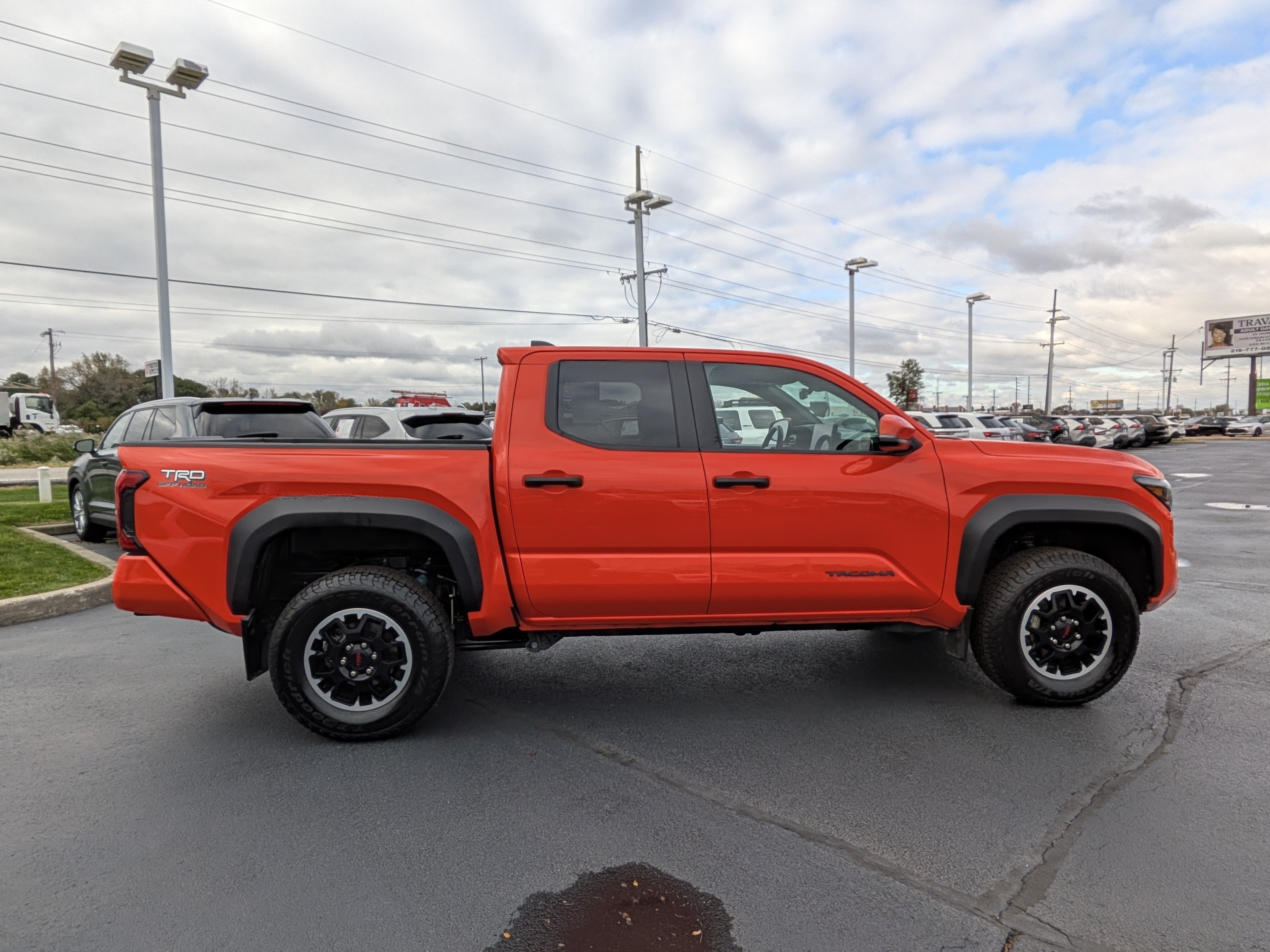 Used 2024 Toyota Tacoma TRD Off-Road w/ TRD Off Road Upgrade Package AWD/4WD image 10