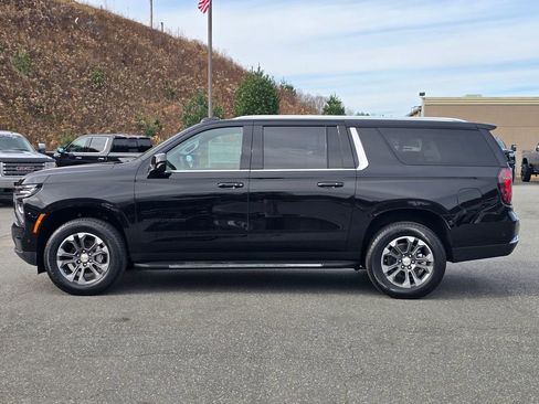 New 2026 Chevrolet Suburban LS image 17