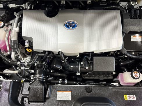 Certified 2020 Toyota Prius Prime Limited FWD image 26
