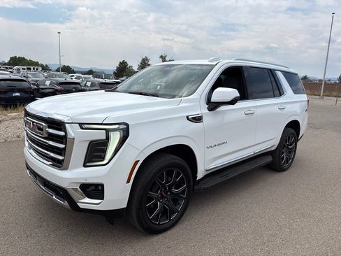Used 2025 GMC Yukon Elevation AWD/4WD image 2