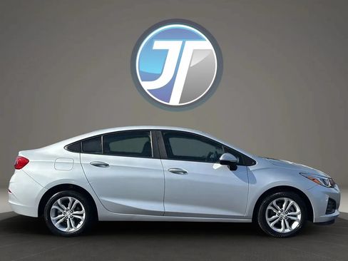 Used 2019 Chevrolet Cruze LS w/ LS Convenience Package FWD image 8