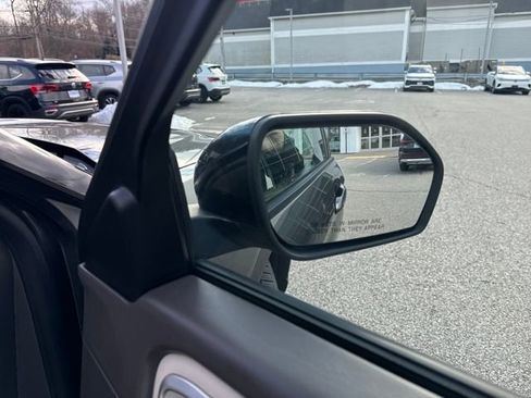 Used 2020 Ford Explorer Platinum w/ Premium Technology Package image 39