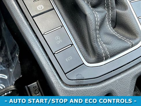 Used 2025 Volkswagen Jetta Sport FWD image 34