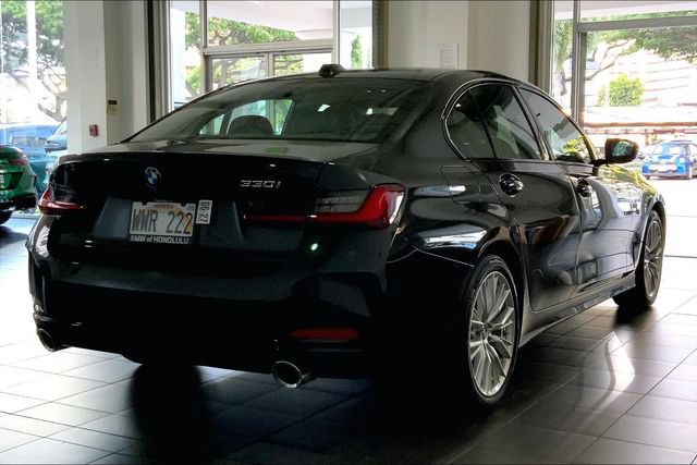 Used 2023 BMW 330i Sedan w/ Parking Assistance Package RWD image 6