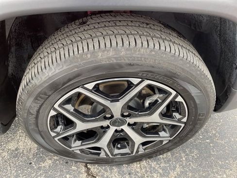 Used 2025 Jeep Compass Limited image 17