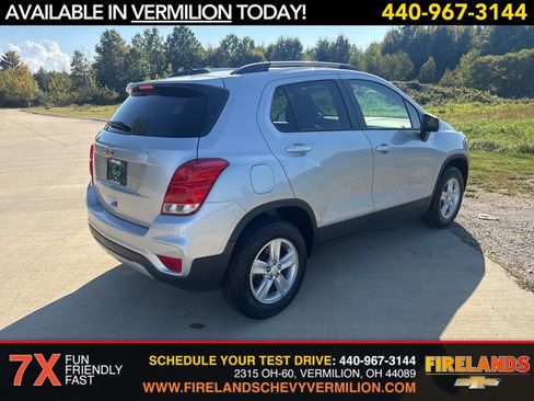 Certified 2022 Chevrolet Trax LT w/ LT Convenience Package image 5