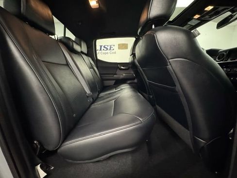 Used 2019 Toyota Tacoma TRD Off-Road AWD/4WD image 22