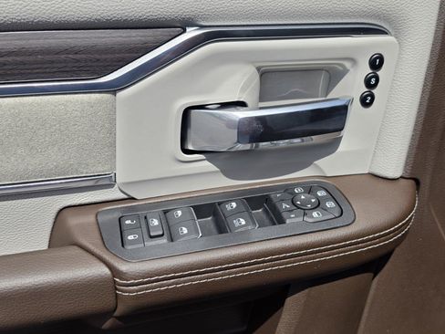 New 2026 RAM 2500 Laramie AWD/4WD image 18