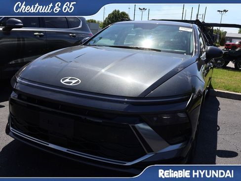 Used 2025 Hyundai Sonata SEL FWD image 12