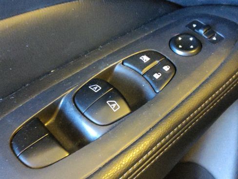 Used 2019 Nissan Pathfinder SV FWD image 27