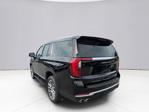Used 2025 GMC Yukon Denali AWD/4WD image 13