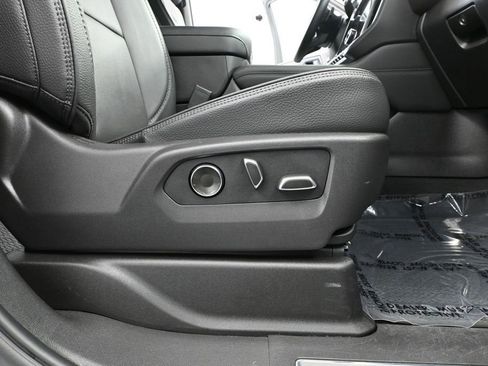 Used 2025 GMC Yukon XL Denali AWD/4WD image 56