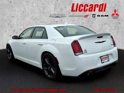 Used 2023 Chrysler 300 C image 4
