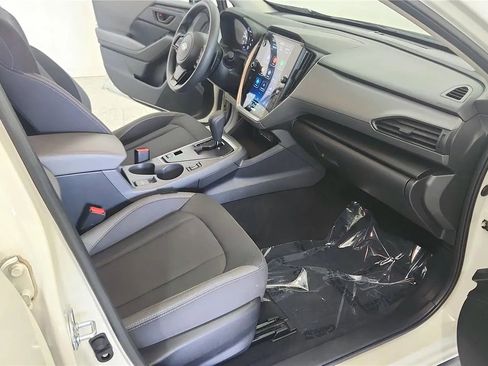 Used 2025 Subaru Crosstrek 2.5i Premium AWD/4WD image 36
