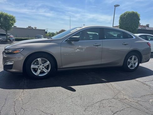 Used 2024 Chevrolet Malibu LS image 2