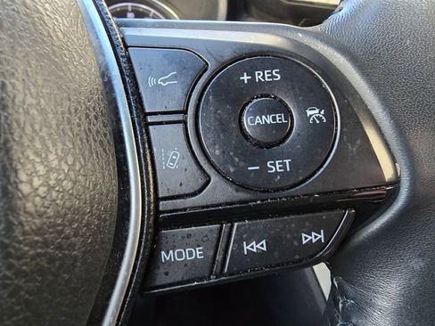 Used 2022 Toyota Venza XLE image 52