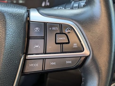 Used 2025 Toyota Grand Highlander AWD image 20