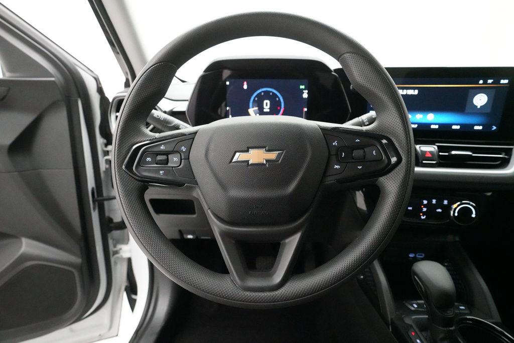 Used 2025 Chevrolet TrailBlazer LT AWD/4WD image 4