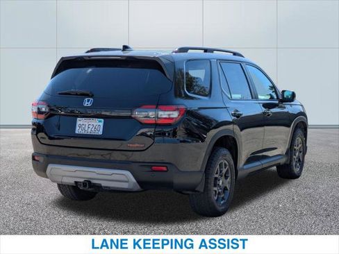 Certified 2023 Honda Pilot TrailSport image 7