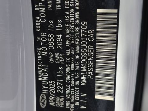 Used 2025 Hyundai Elantra Sport FWD image 34