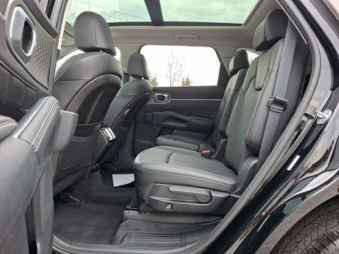 Used 2023 Kia Sorento SX AWD/4WD image 13