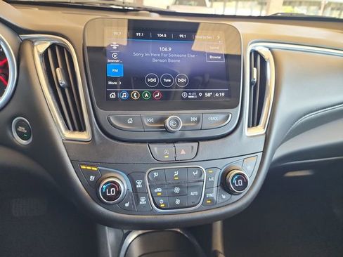 Used 2024 Chevrolet Malibu LT image 17