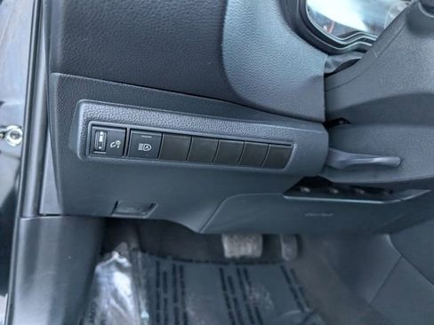 Used 2023 Toyota Corolla LE image 9