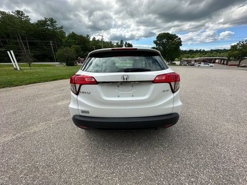Used 2022 Honda HR-V LX image 4