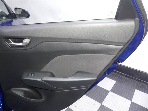 Used 2019 Hyundai Accent SE FWD image 25