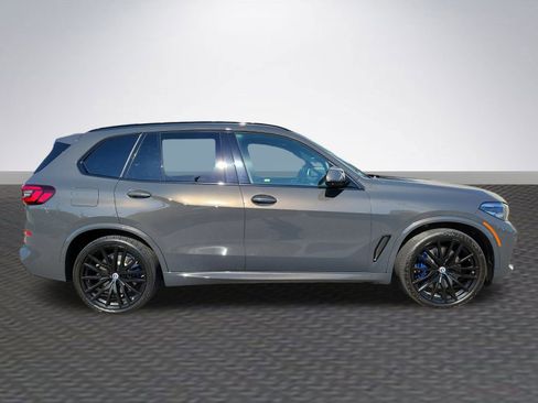 Used 2022 BMW X5 M50i w/ Premium Package image 4