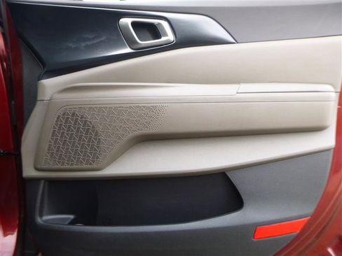 Used 2025 Kia Carnival image 19