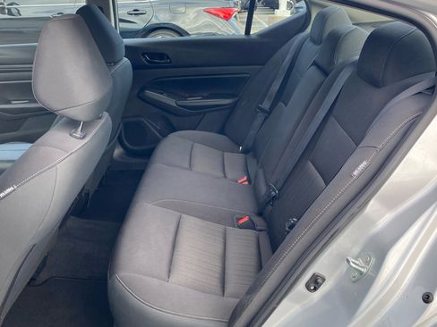 Used 2024 Nissan Altima 2.5 SV image 6