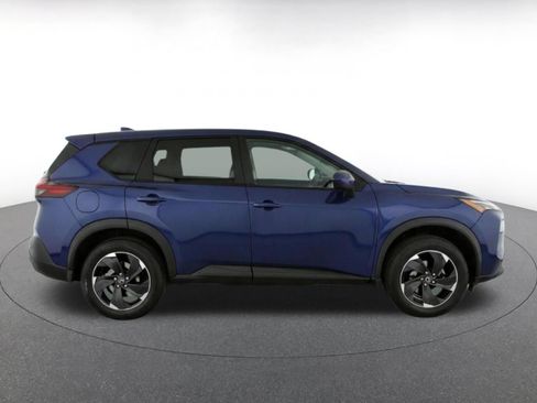 Used 2025 Nissan Rogue SV FWD image 13