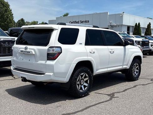 Used 2019 Toyota 4Runner SR5 AWD/4WD image 2