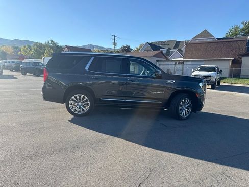 Used 2022 GMC Yukon Denali w/ Denali Premium Package AWD/4WD image 4