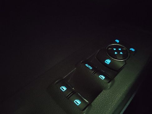 Used 2018 Ford EcoSport SE w/ SE Convenience Package image 27