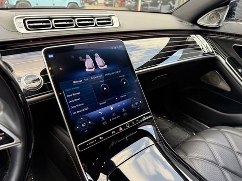 Used 2024 Mercedes-Benz Maybach S 580 4MATIC w/ Manufaktur Leather Package image 48