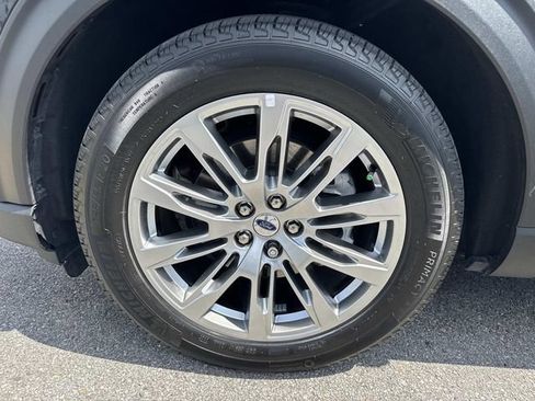 Used 2025 Ford Explorer Platinum RWD image 9