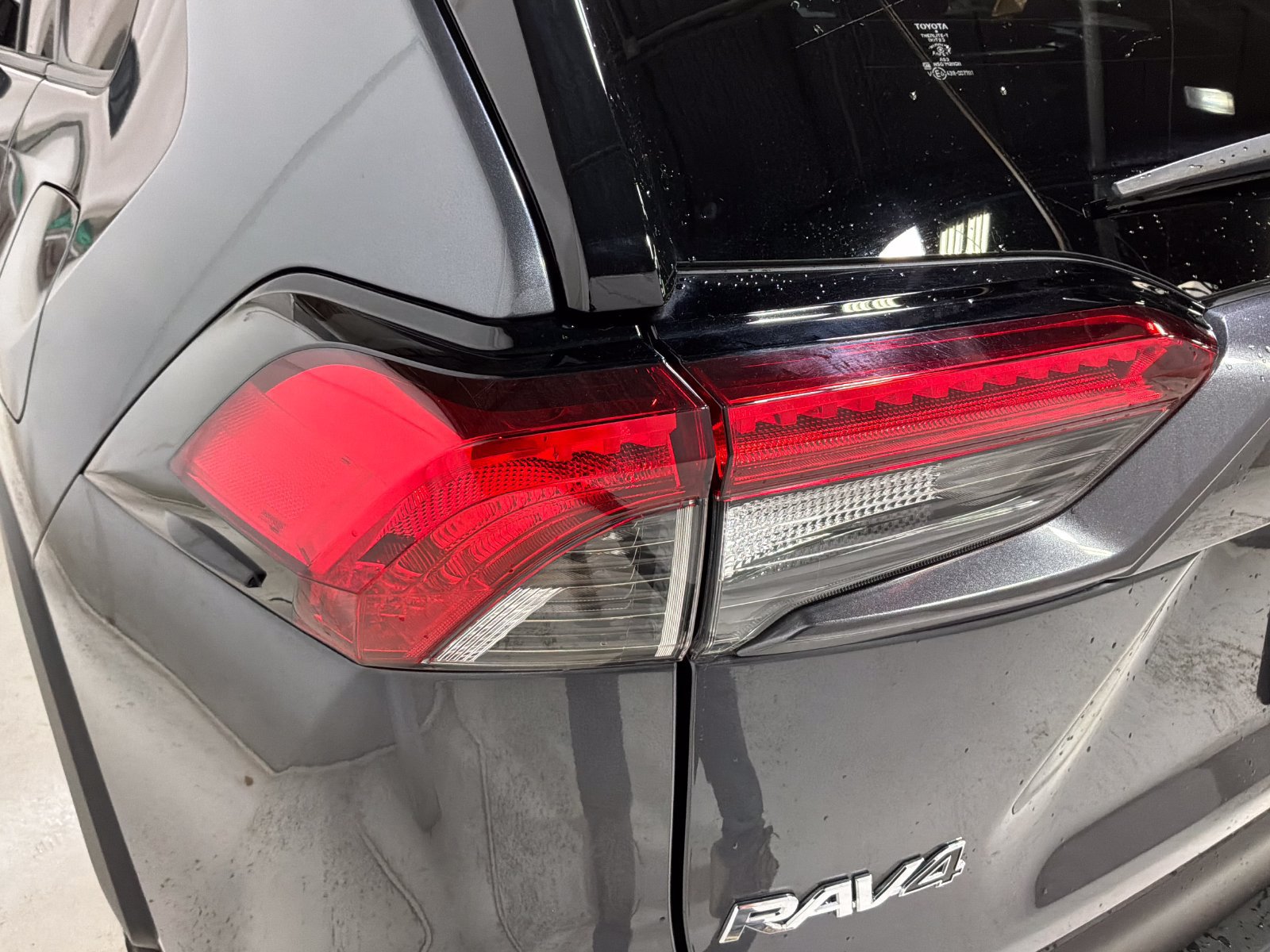 Used 2025 Toyota RAV4 LE AWD/4WD image 27