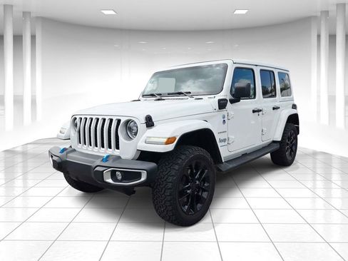 Used 2023 Jeep Wrangler Unlimited Sahara w/ Cold Weather Group AWD/4WD image 7
