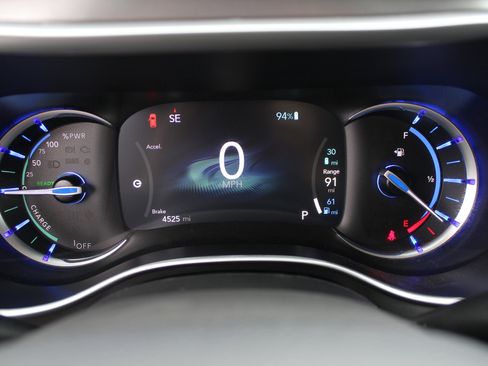 Used 2024 Chrysler Pacifica Select image 31