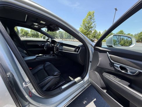 Used 2018 Volvo V90 T5 R-Design FWD image 17