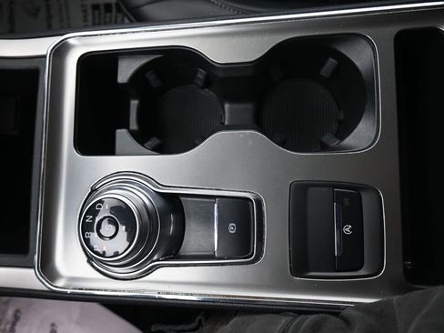 Used 2022 Ford Edge SEL image 18