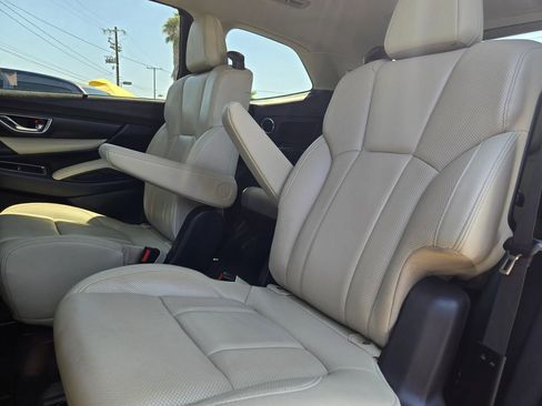 Used 2022 Subaru Ascent Limited w/ Technology Package AWD/4WD image 13