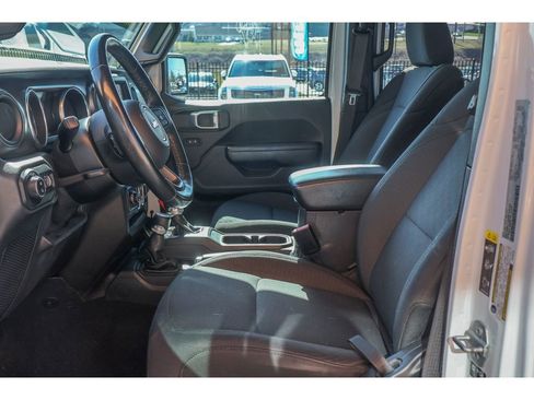 Used 2021 Jeep Gladiator Sport image 10