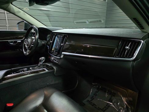 Used 2018 Volvo S90 T6 Momentum w/ Momentum Plus Package image 12