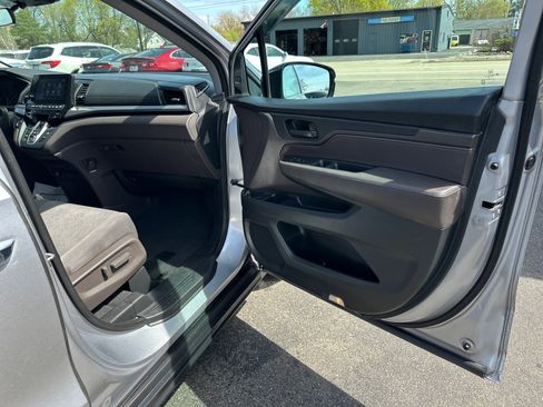 Used 2018 Honda Odyssey EX image 19